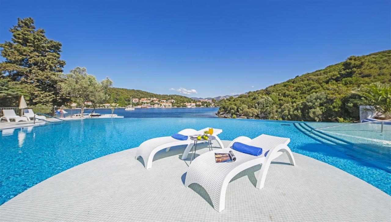 Aminess Vival Port9 Residence Korcula Town Bagian luar foto