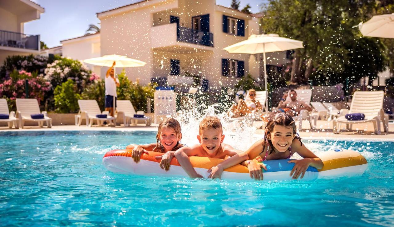 Aminess Vival Port9 Residence Korcula Town Bagian luar foto