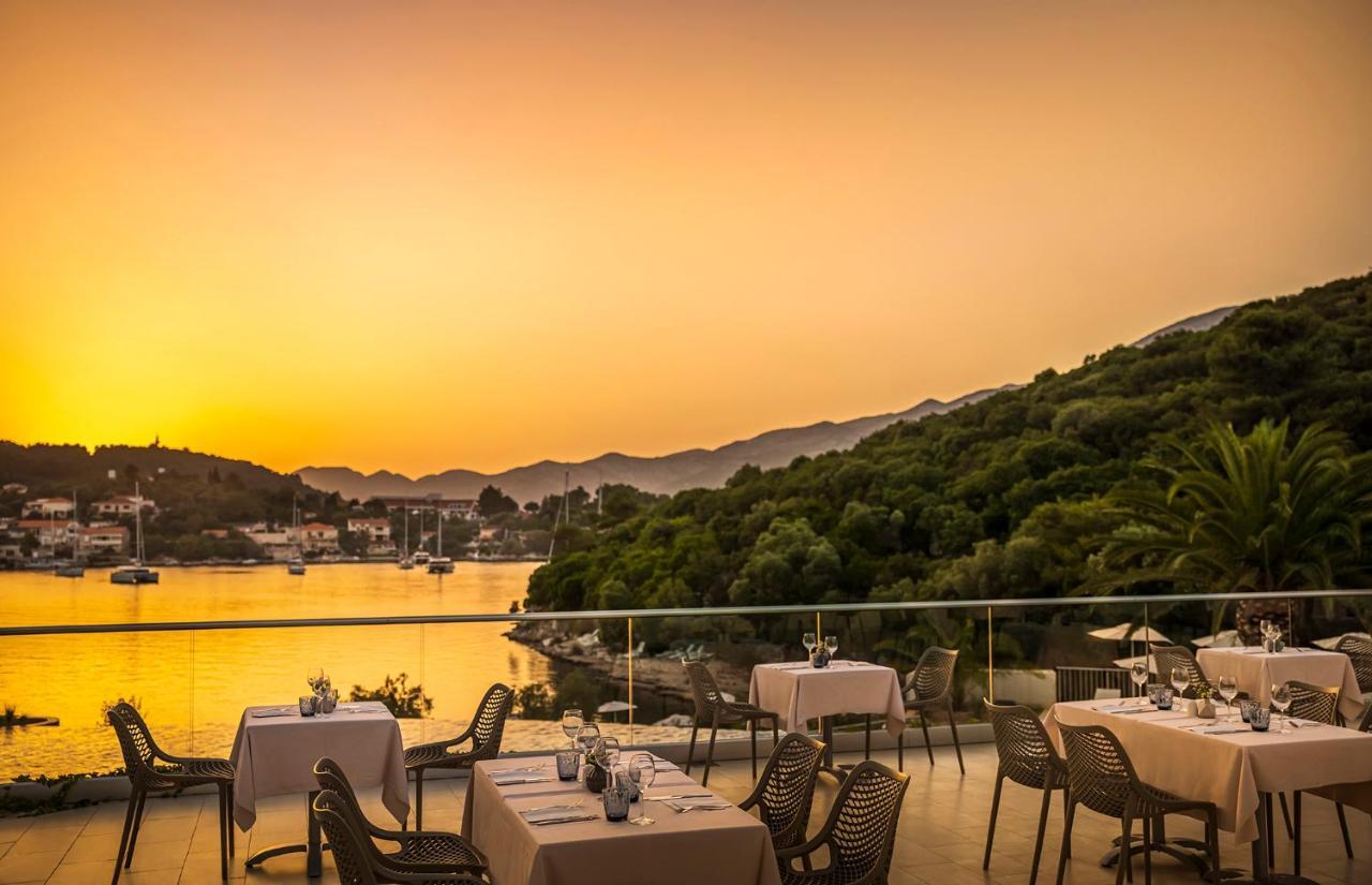 Aminess Vival Port9 Residence Korcula Town Bagian luar foto