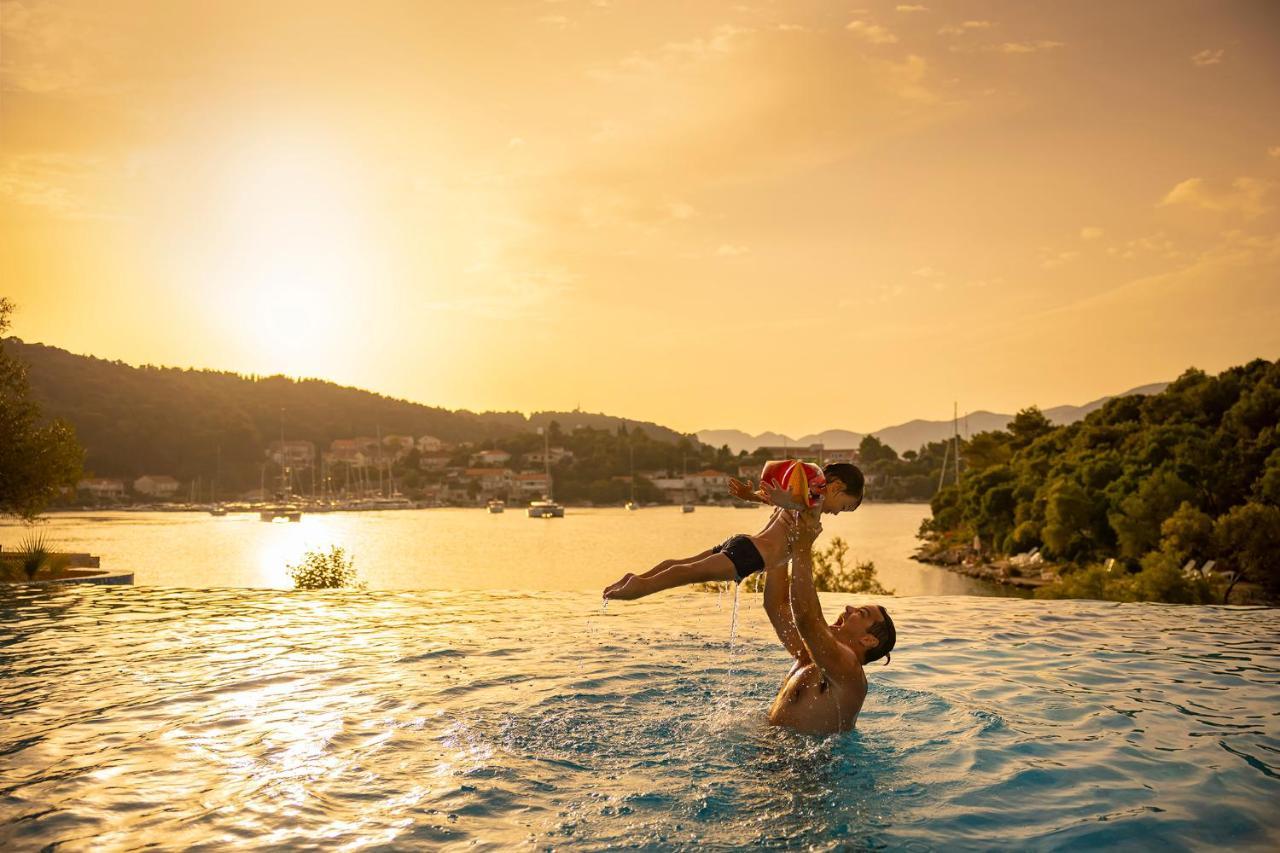 Aminess Vival Port9 Residence Korcula Town Bagian luar foto