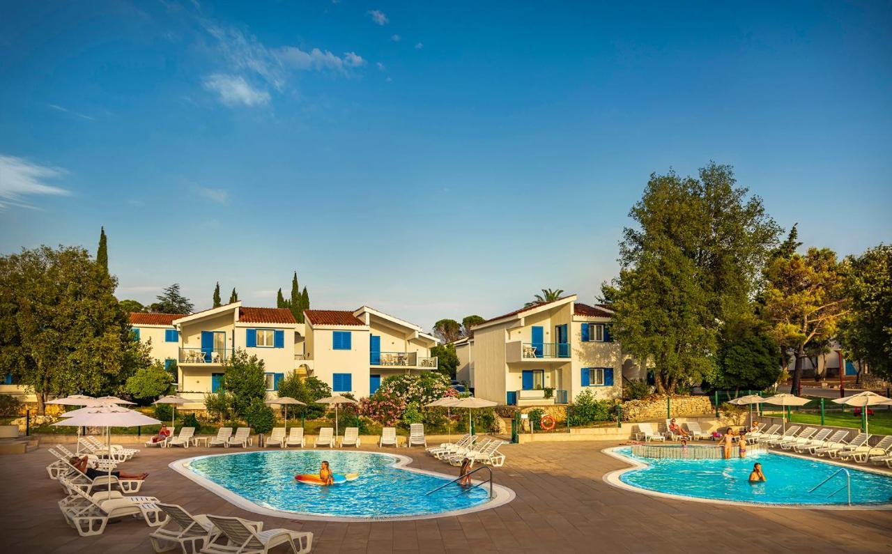 Aminess Vival Port9 Residence Korcula Town Bagian luar foto
