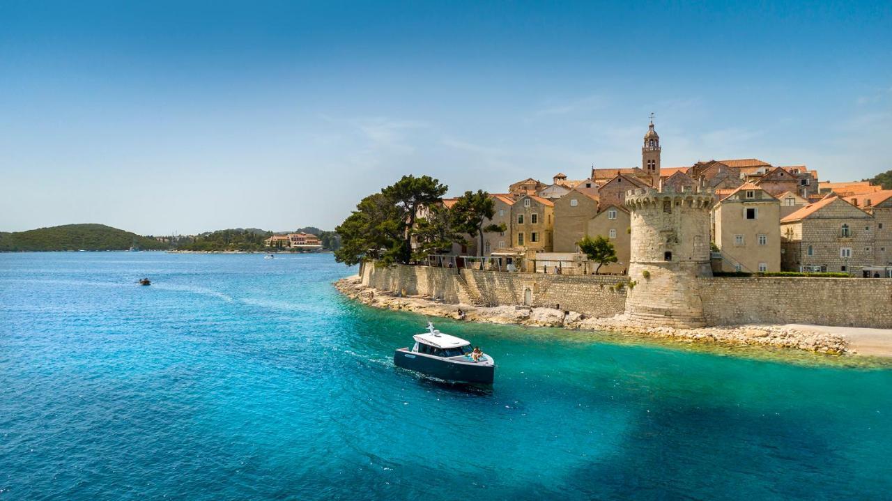 Aminess Vival Port9 Residence Korcula Town Bagian luar foto