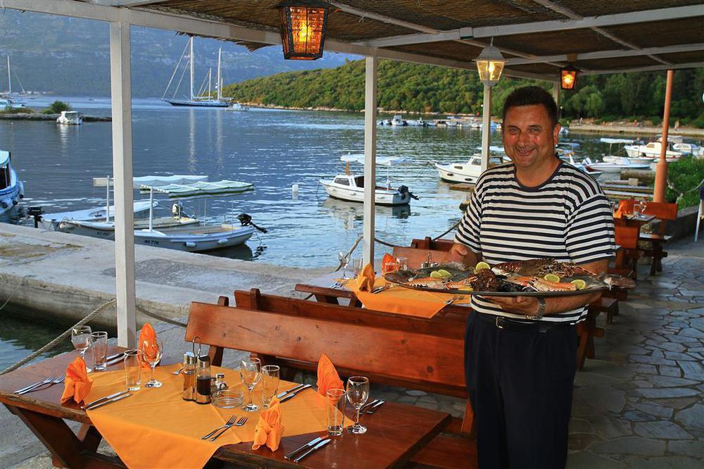 Aminess Vival Port9 Residence Korcula Town Bagian luar foto