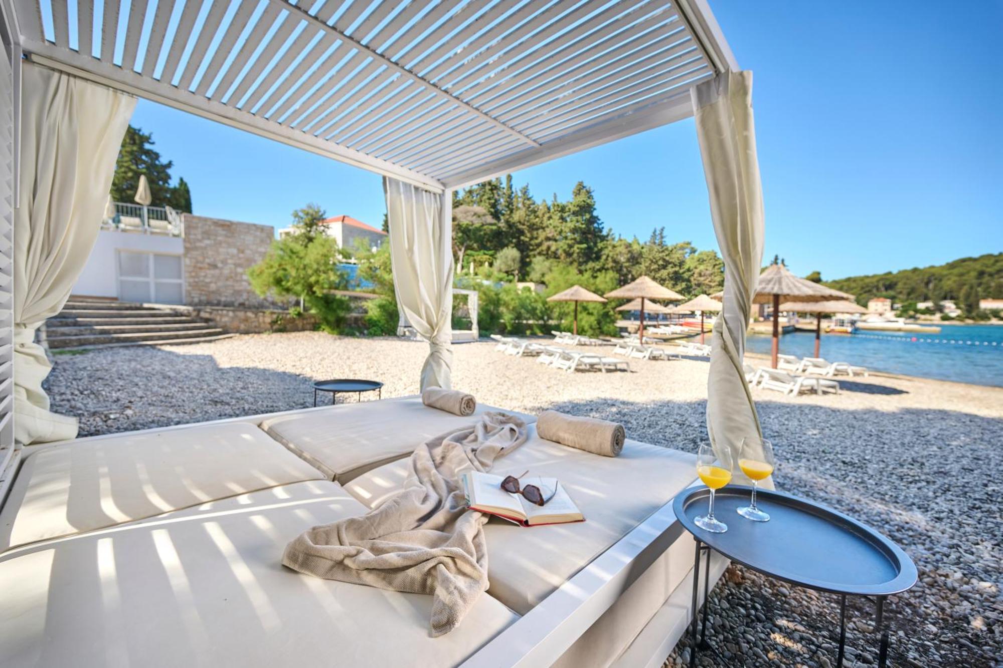 Aminess Vival Port9 Residence Korcula Town Bagian luar foto