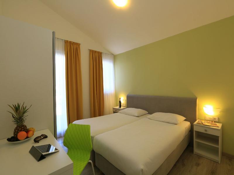Aminess Vival Port9 Residence Korcula Town Bagian luar foto